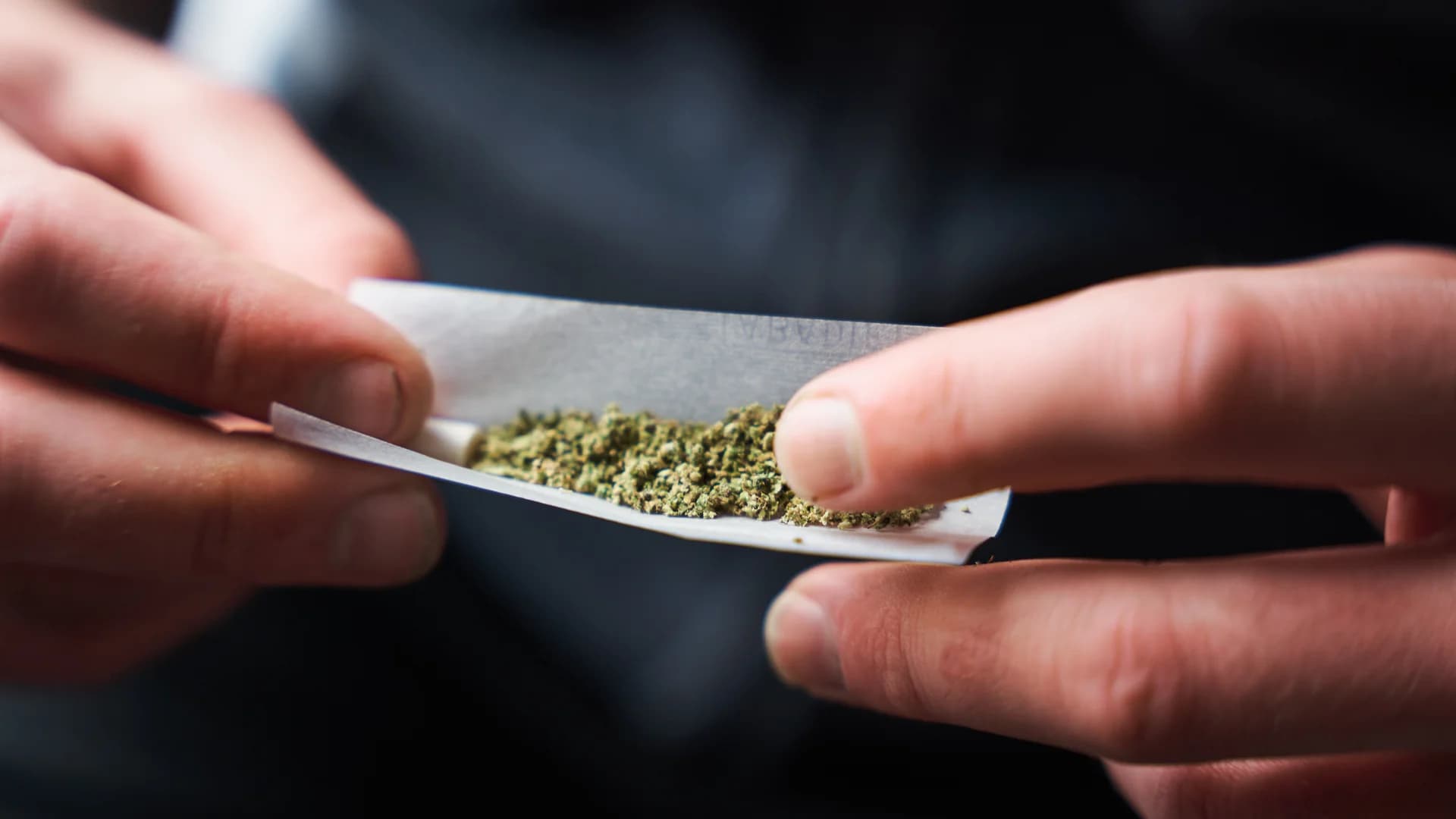 Buy Pre Rolled Joints UK: THC & CBD Marijuana Flowers, Oils, and Vape Pens UK
